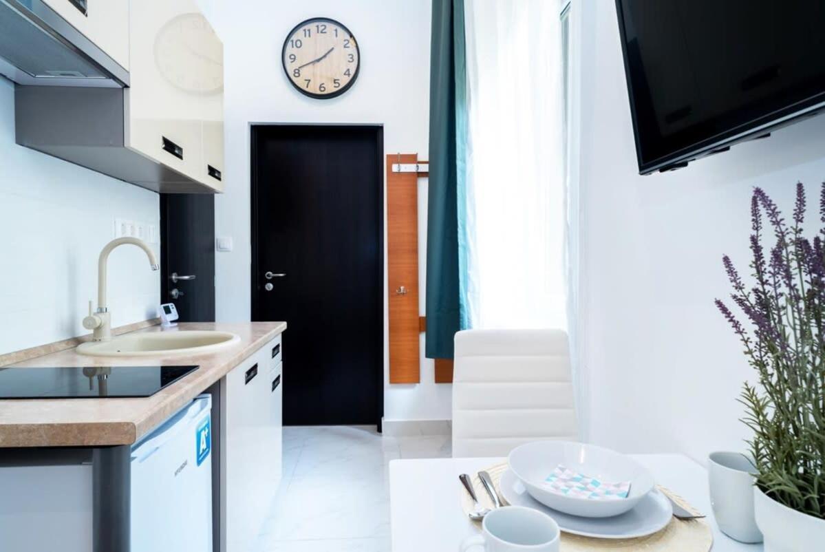 Modern Intimate Studio In The Center 부다페스트 외부 사진